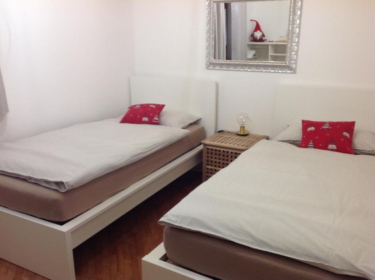 Villa Rooms Лаивес Екстериор снимка